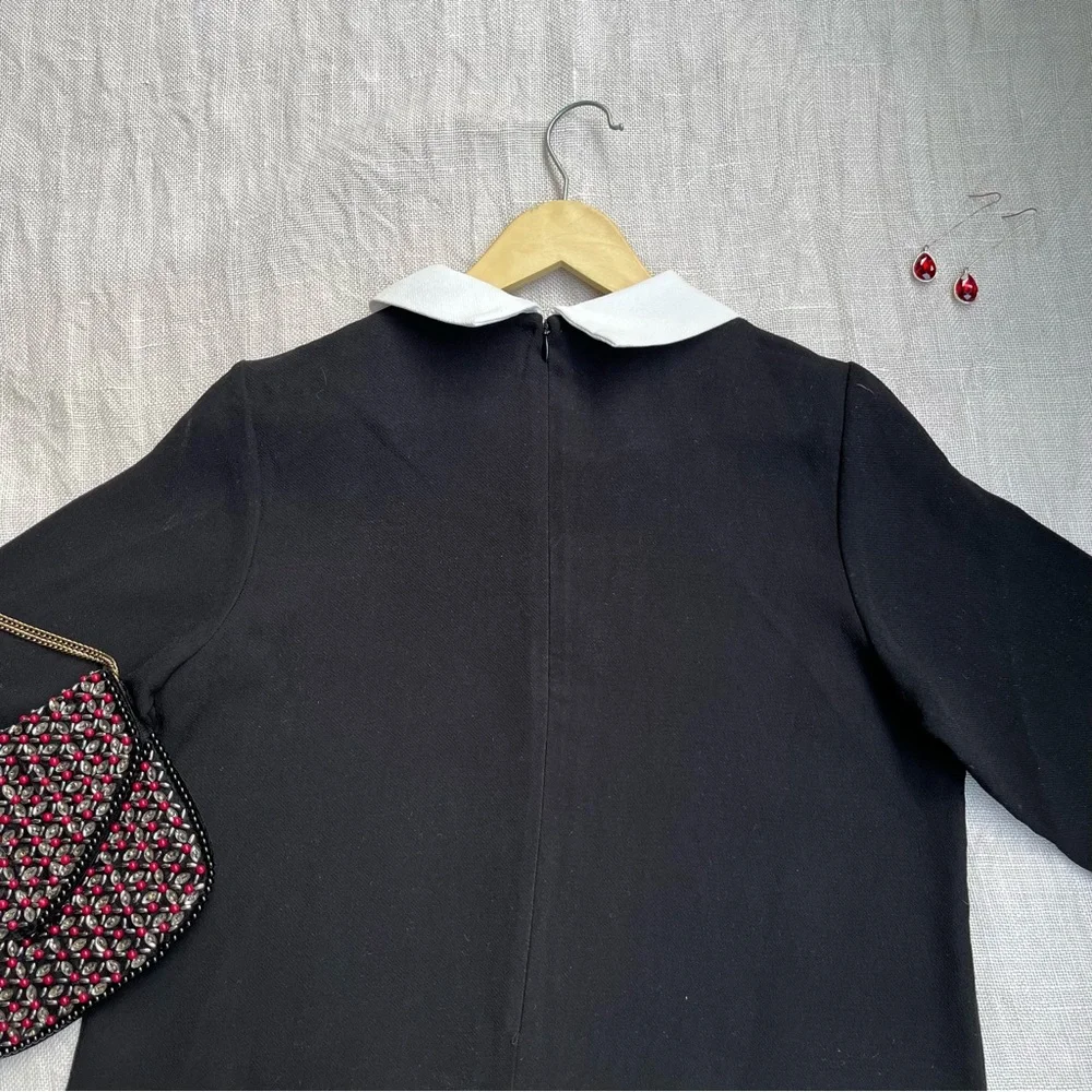 SOLD ❌ Black Straight Dress with contrast collar - Picture 6 of 8